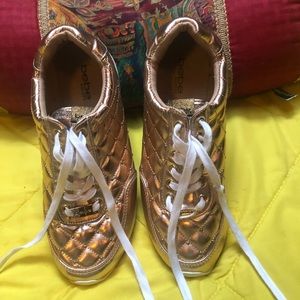 Super cute tennis shoes!